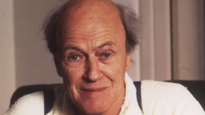 Roald Dahl, looking straight at the camera