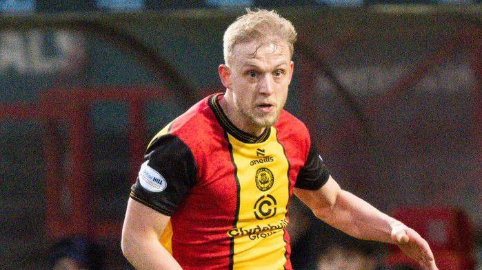 Harry Milne in action for Partick Thistle