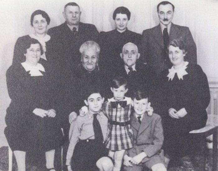 Rabbi Jacobi with his family, before WWII