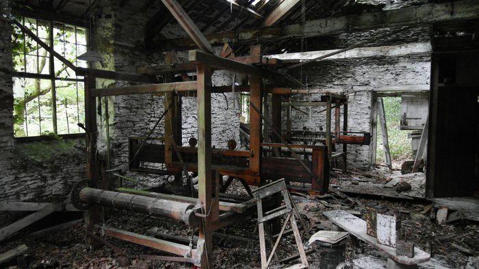 Hen beiriannau gwehyddu