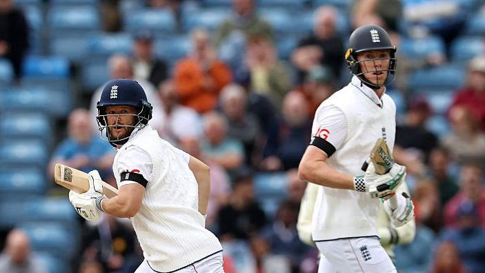 Ben Duckett (left) and Zak Crawley (right)