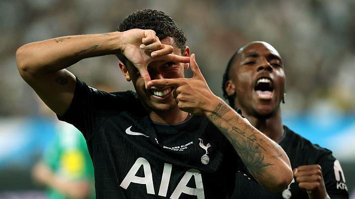 Brennan Johnson copies Son Heung-min's celebration