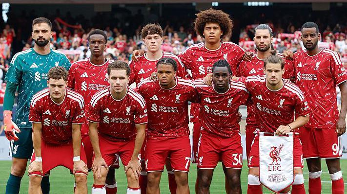 Liverpool players pose for a team photo before their friendly against Leeds in Chicago