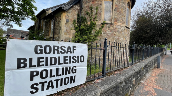 Gorsaf bleidleisio yn Radur, Caerdydd