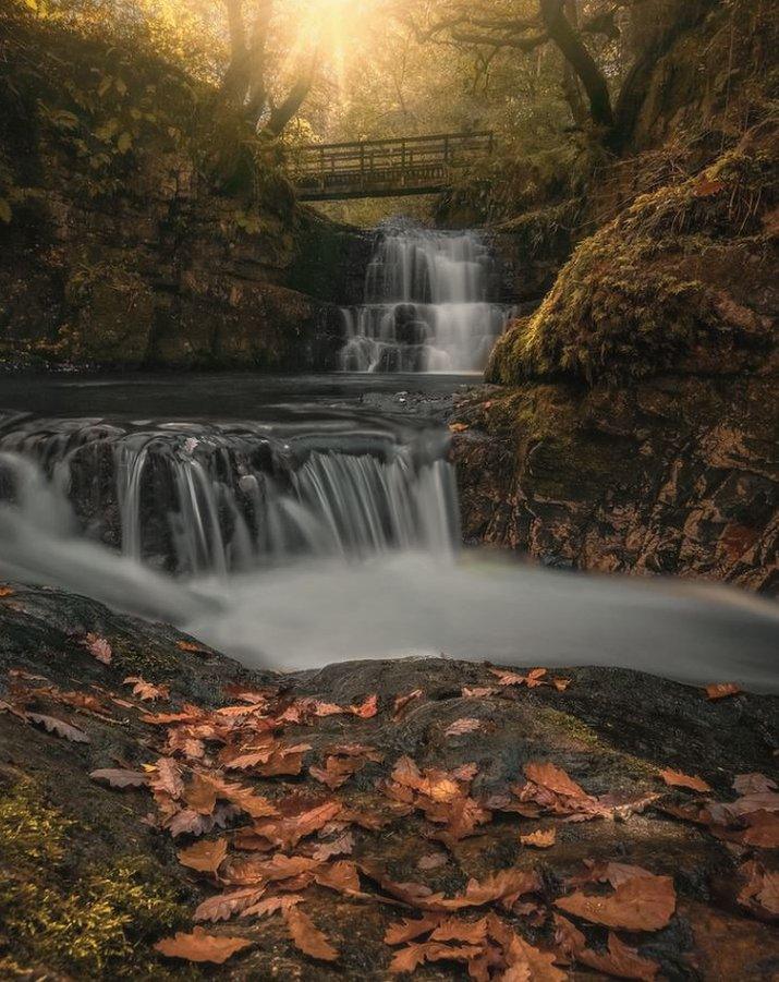 Rhaeadr Sychryd yn ardal Castell-nedd