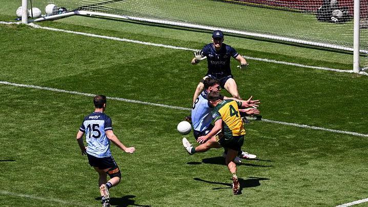 Peadar Mogan scores a Donegal goal