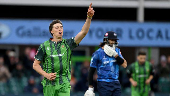 Josh Hull celebrating a wicket