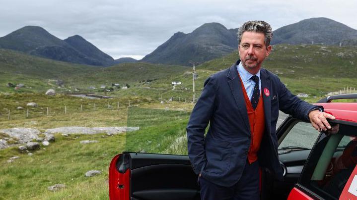 BP nan Eilean Siar, Torcuil Crichton