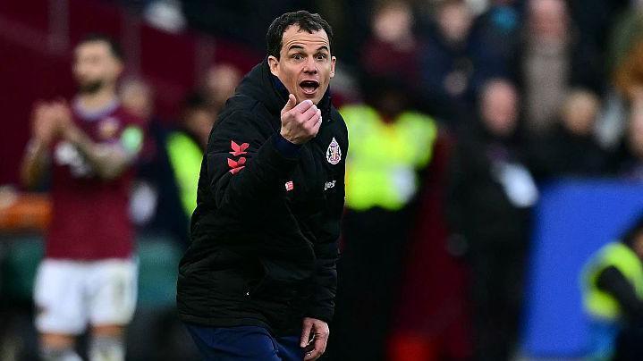 Regis le Bris reacts