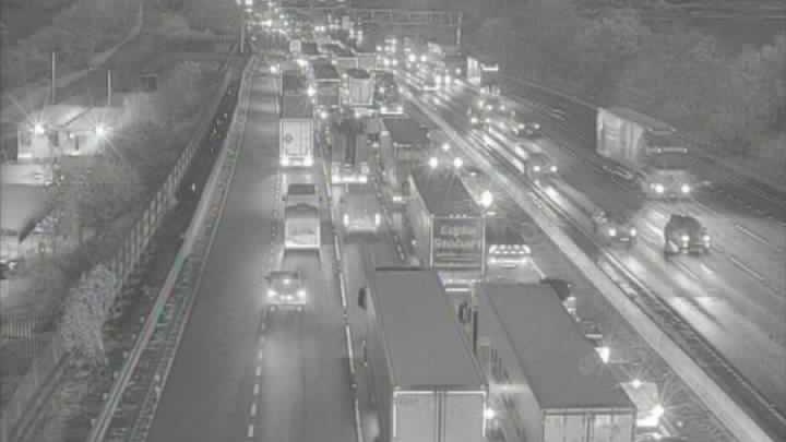 Traffic queuing on lanes of the M1 northbound.
