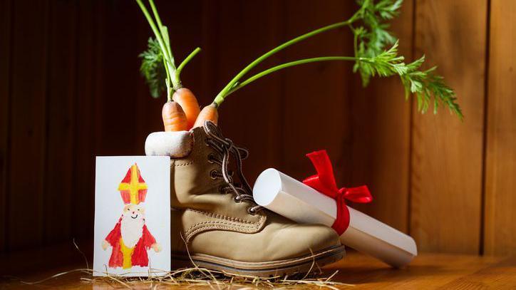 Shoe with carrots for Amerigo's horse, letter and paper art card for St. Nicholas.