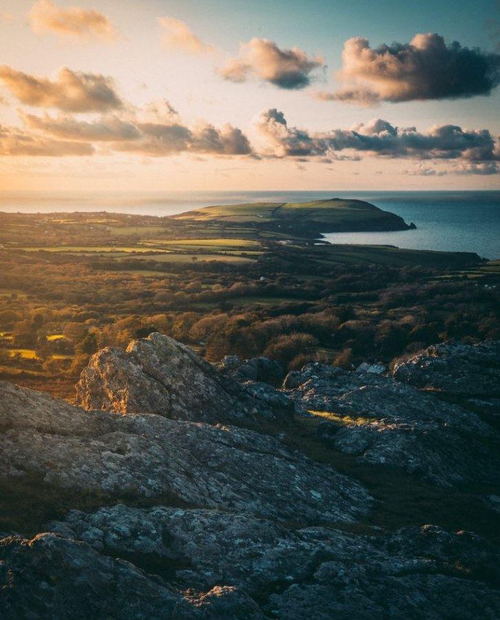 Yr olygfa o Garn Ingli tuag at Ben Dinas