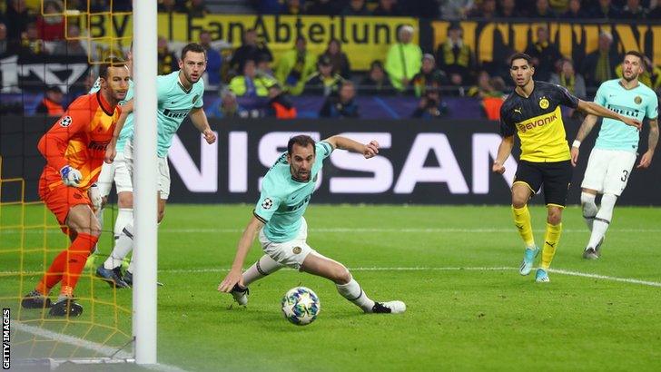 Achraf Hakimi scores for Borussia Dortmund against Inter Milan