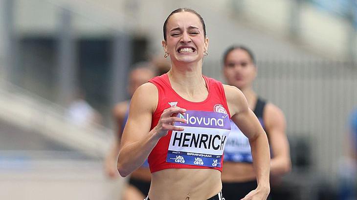  Charlotte Henrich of Invicta East Kent AC competes during the Women's 400m