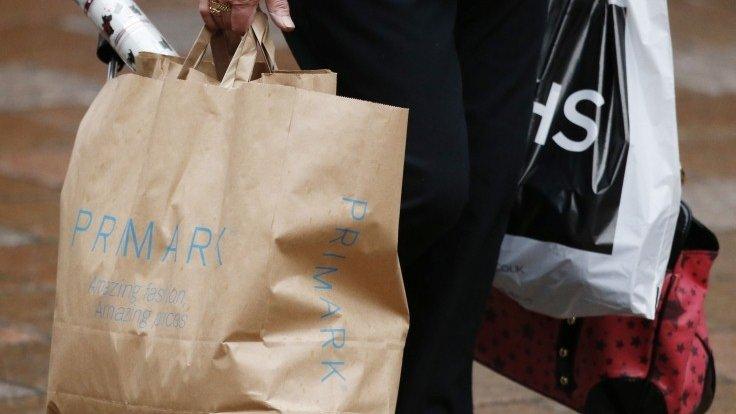 Shopper on Buchanan Street, Glasgow