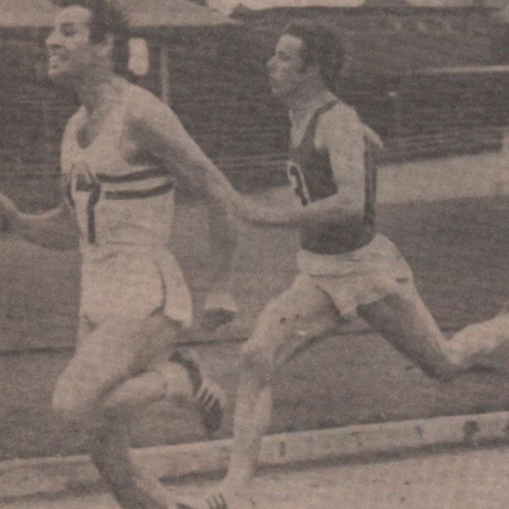 Ron yn ennill yn erbyn JJ Williams ym Mhencampwriaeth Athletau Cymru 1968.