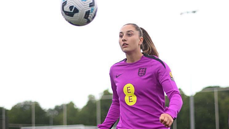 Ella Morris in an England training session