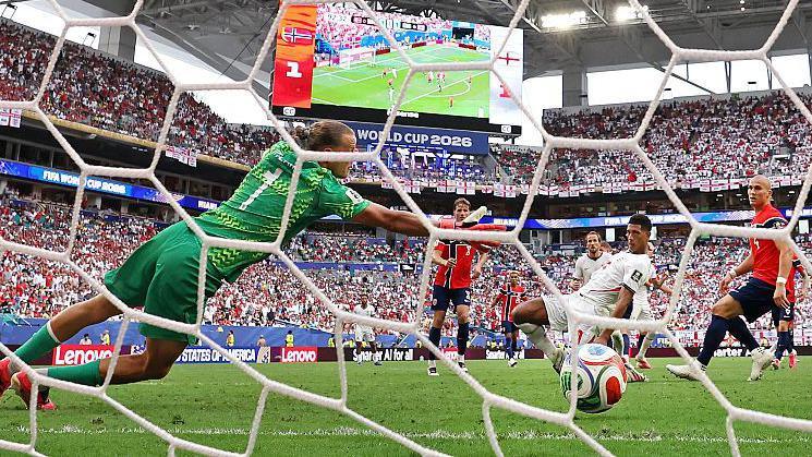 Jude Bellingham scores the winner for England
