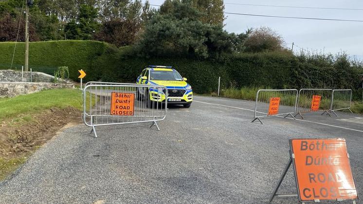 police car and cordon at scene of crash in cashel