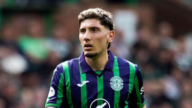 Nectarios Triantis Lá Chắn Người Úc Ở Hàng Thủ - Hành Trình Của Một Ngôi Sao Phòng Ngự