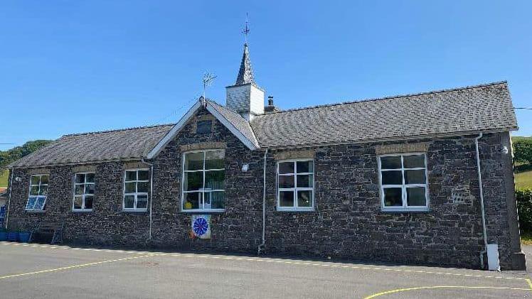 Ysgol Llanfihangel-y-Creuddyn