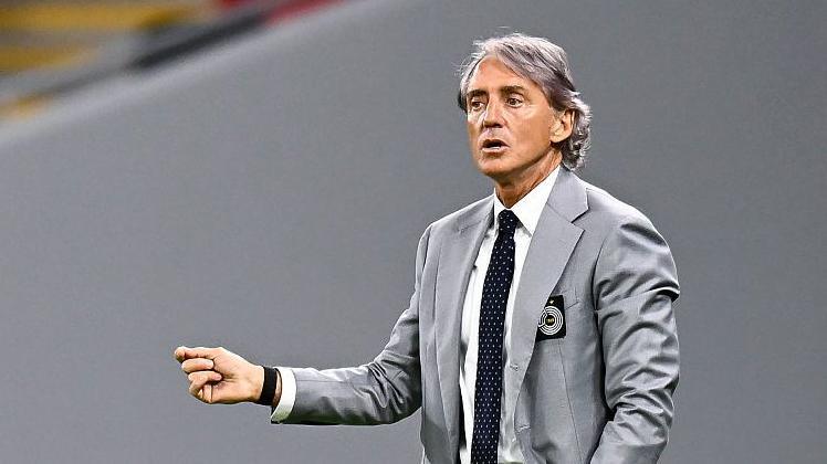 Roberto Mancini on the sidelines while managing Al-Sadd in Qatar