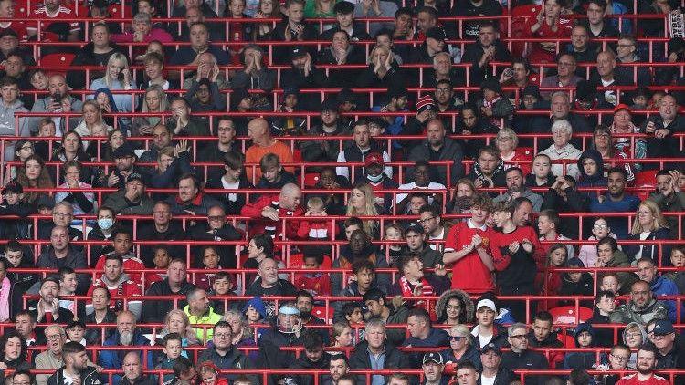 Manchester United were part of an initial experiment with rail seats within the English game