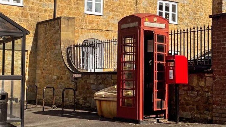 Phone box in Castle Cary