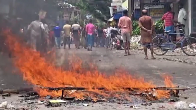 Baruipur engulfed in flames after the girl's body was recovered
