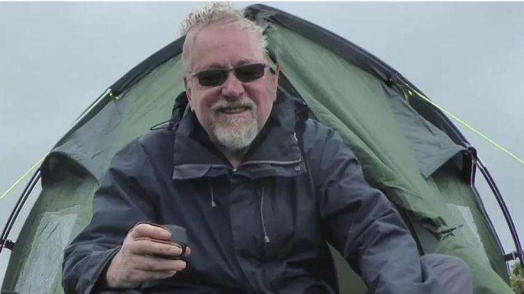 Ian Currie a' campachadh