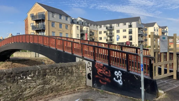 Goodland Gardens footbridge in Taunton when it was in situ