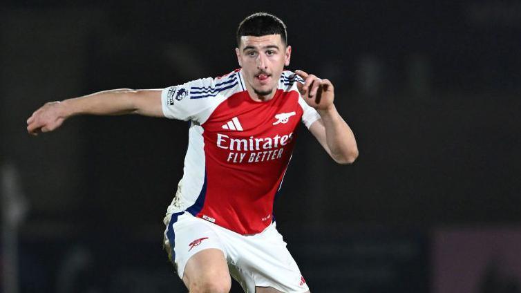 Maldini Kacurri in action for Arsenal under-21s