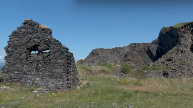 Seann chuaraidh sglèata an Eilean Luinn