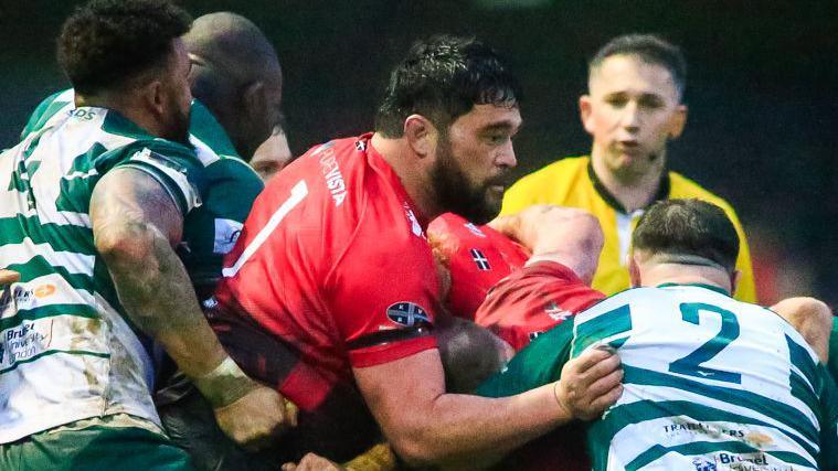 Marlen Walker in action for Cornish Pirates