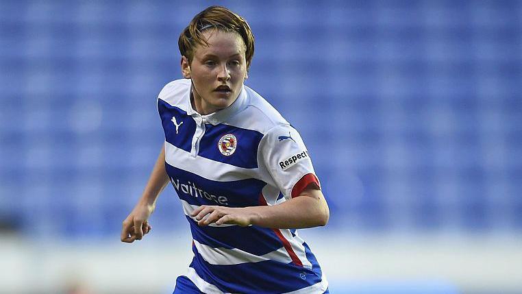 Rachel Rowe playing for Reading 