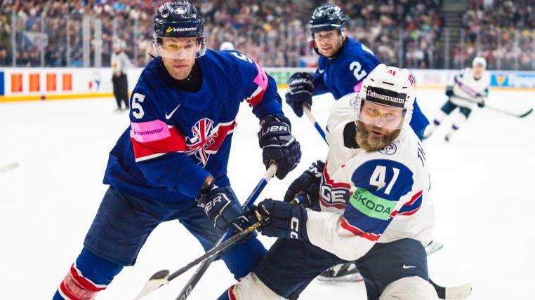 Patrick Thoresen of Norway (R) against Ben Davies of Great Britain (L)