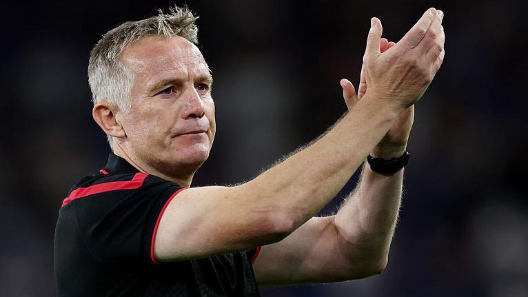 Phil Parkinson, entrenador del Wrexham