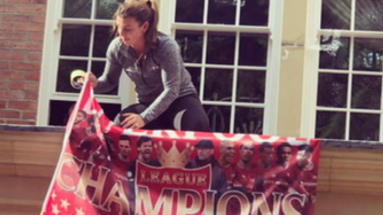 Colleen Rooney puts out a Liverpool flag