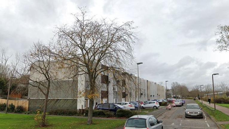 Cars parked in Farthing Grove