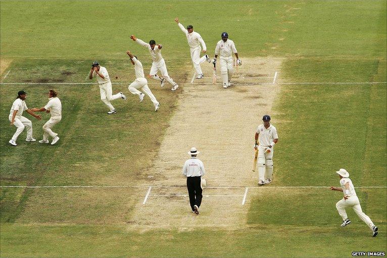 Australia clinch the 2006-07 Ashes
