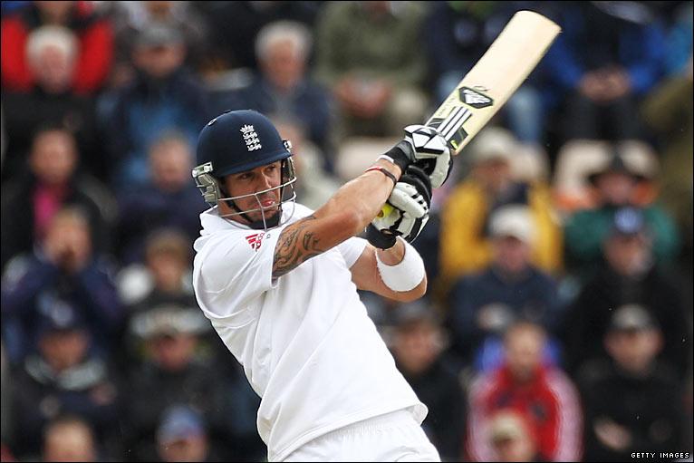 Kevin Pietersen helps lift England out of a worrying position