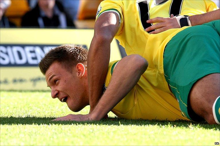 Anthony Pilkington scores for Norwich