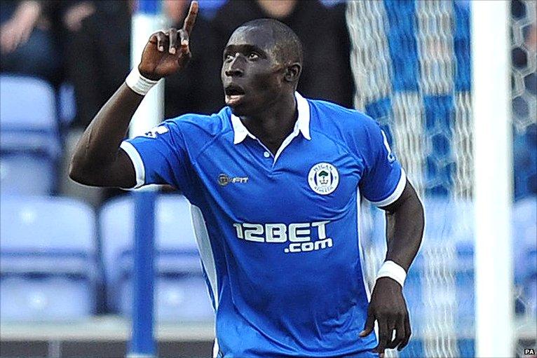 Mohamed Diame celebrates