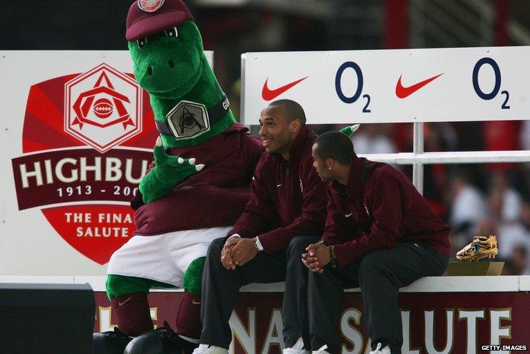 Thierry Henry, Ashley Cole, Gunnersaurus