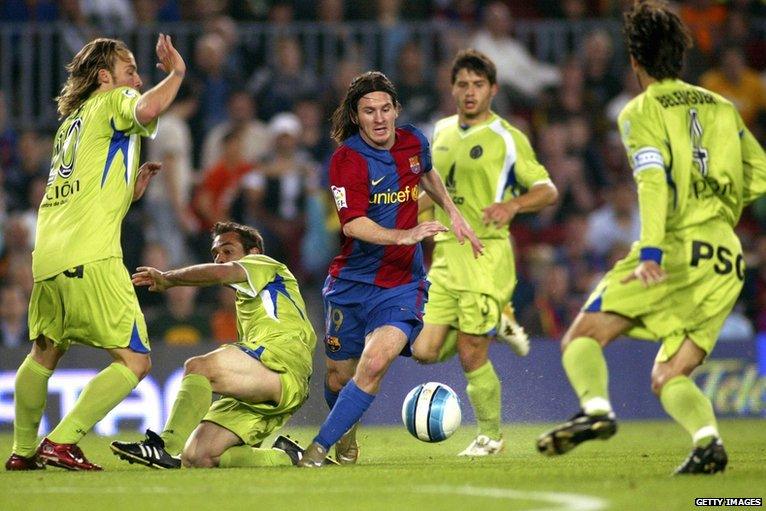 Messi scores a memorable goal against Getafe in 2007