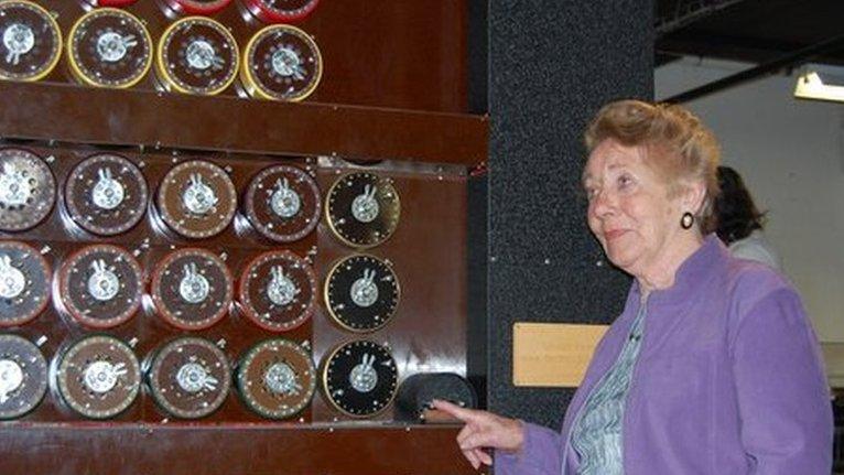 Former Wren Jean Valentine with the Bombe machine