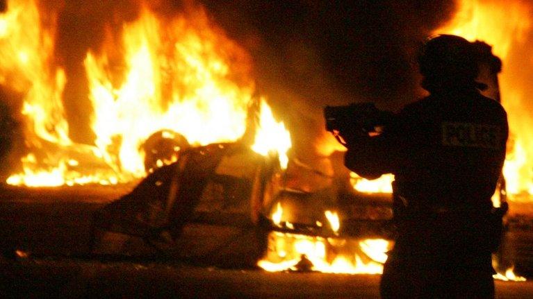 Anti-riot police during rioting in Clich-sous-Bois (file image from November 2005)