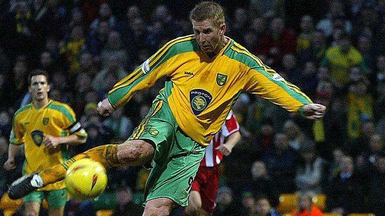 Iwan Roberts during his Norwich playing days