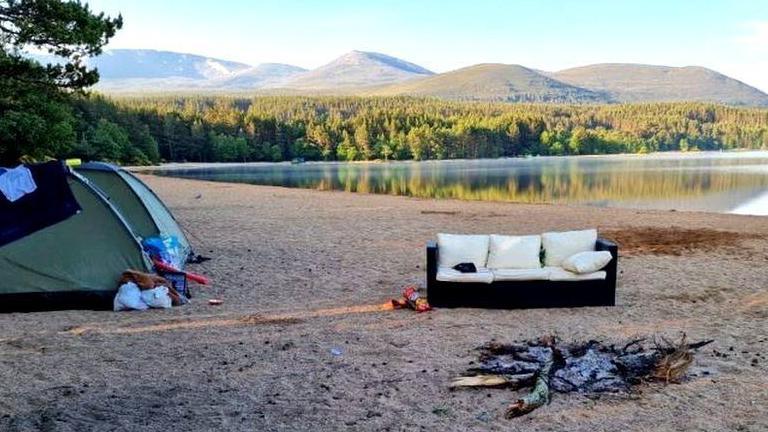 Wild camping at Loch Morlich in Cairngorms