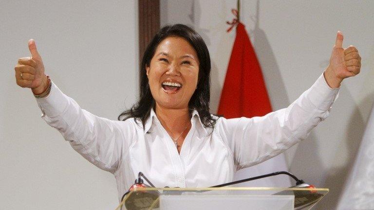 Peru"s presidential candidate Keiko Fujimori waves during a news conference after Peru"s presidential election in Lima, Peru, April 10, 201